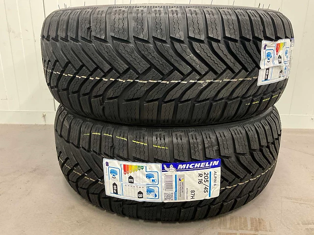 Michelin "alpin 6" 205/45 r16 (2x) - afbeelding 4 van  4