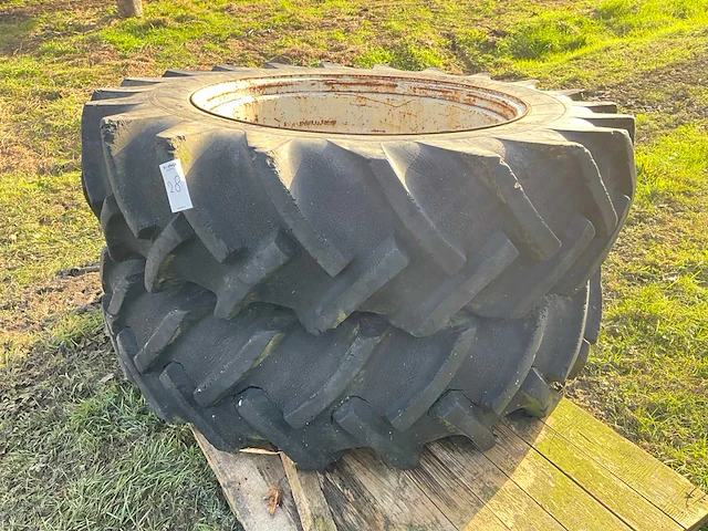 Michelin band met velg (2x) - afbeelding 1 van  5