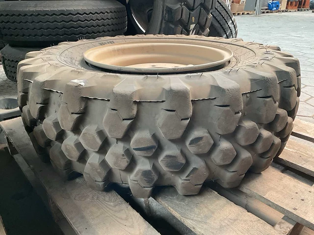 Michelin band - afbeelding 1 van  3