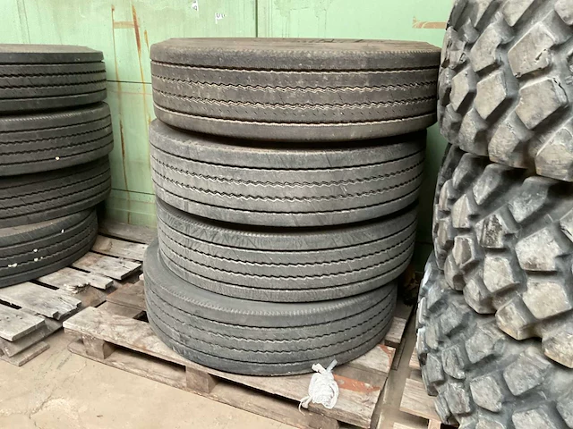 Michelin banden (4x) - afbeelding 1 van  3