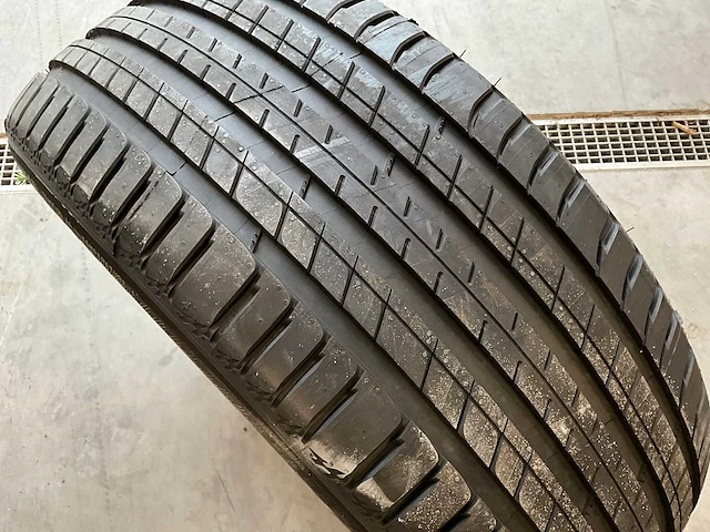 Michelin "latitude sport 3" 235/55 r19 - afbeelding 2 van  6