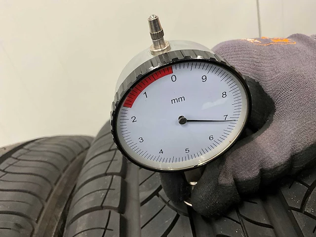 Michelin "latitude tour hp" 265/60 r18 (4x) - afbeelding 8 van  9