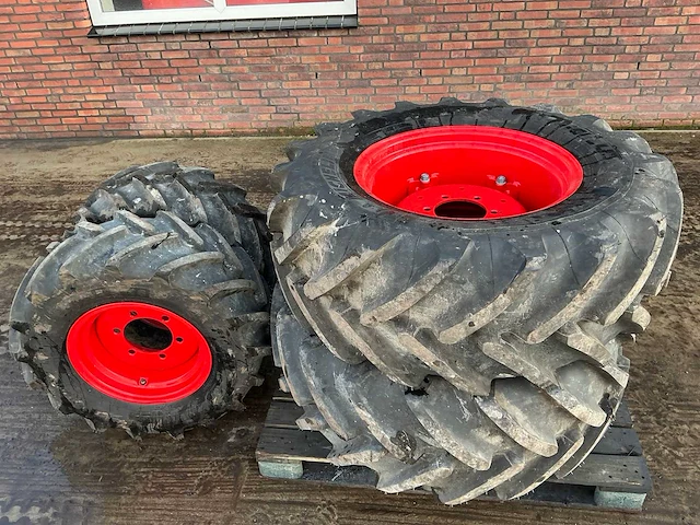 Michelin multibib band 2x 440/65r24, 2x 320/65r16 - afbeelding 3 van  11