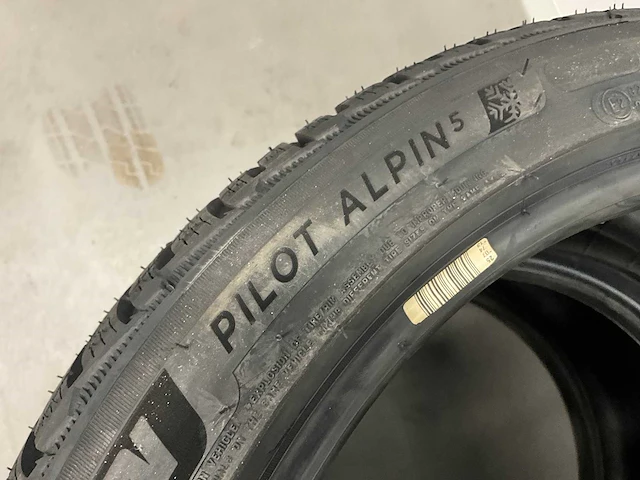 Michelin "pilot alpin 5" 255/40 r19 (2x) - afbeelding 5 van  8