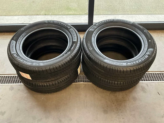 Michelin "primacy 4" 205/60 r16 (4x) - afbeelding 1 van  8