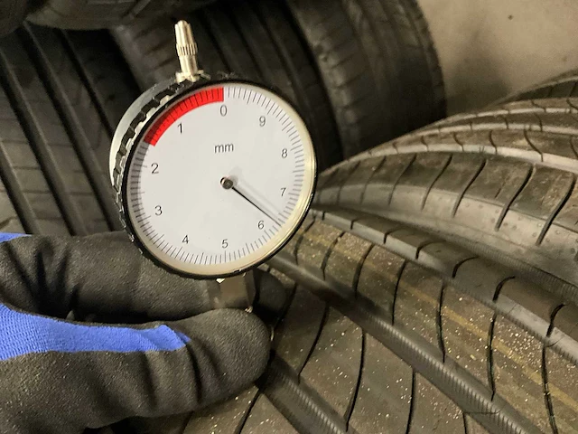 Michelin "primacy 4" 235/55 r19 (4x) - afbeelding 7 van  9