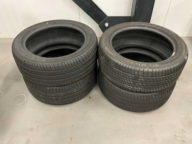 Michelin "primacy 4" 245/45 r18 (4x) - afbeelding 1 van  7