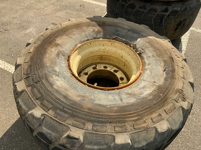 Michelin radial x banden met velg - afbeelding 22 van  27