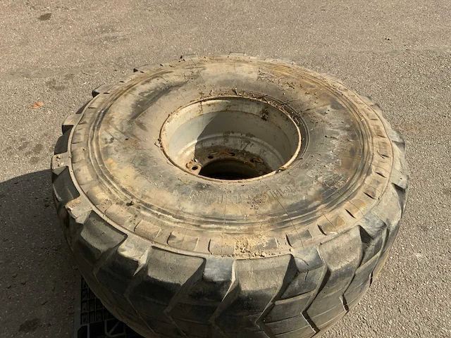 Michelin radial x banden met velg - afbeelding 27 van  27