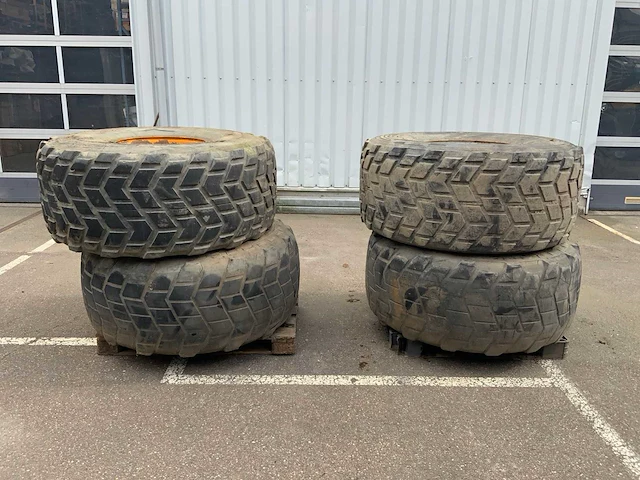 Michelin radial x banden met velg - afbeelding 2 van  27