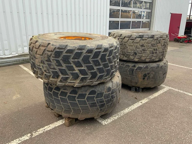 Michelin radial x banden met velg - afbeelding 3 van  27