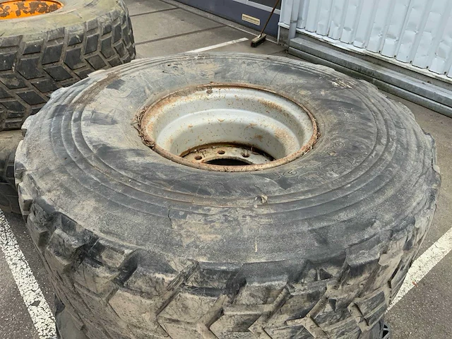 Michelin radial x banden met velg - afbeelding 8 van  27