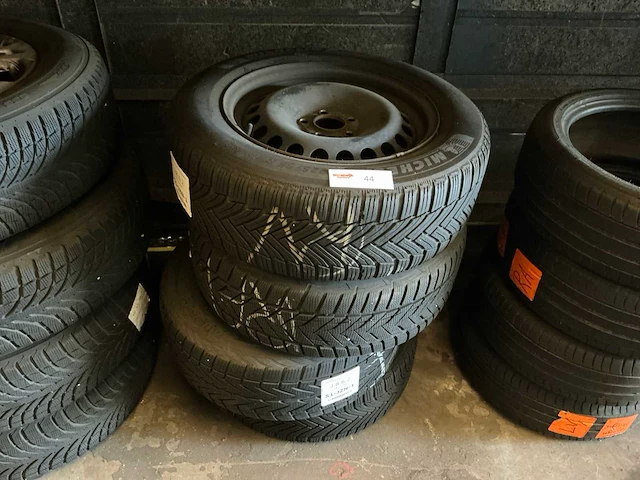Michelin winterband op velg (4x) - afbeelding 1 van  5