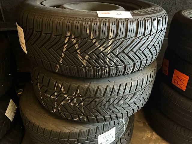 Michelin winterband op velg (4x) - afbeelding 2 van  5
