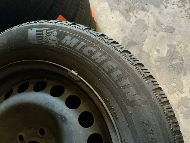 Michelin winterband op velg (4x) - afbeelding 4 van  5