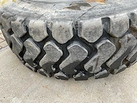 Michelin xha band op velg, wiellader - afbeelding 2 van  3
