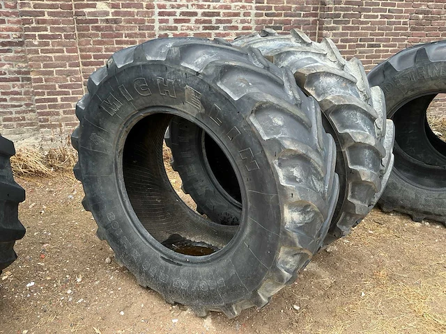 Michelin xm 108 540/65r30 set - afbeelding 1 van  7