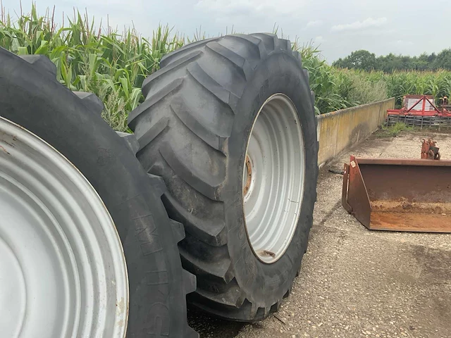 Michelin xm108 set trekker banden - afbeelding 5 van  7