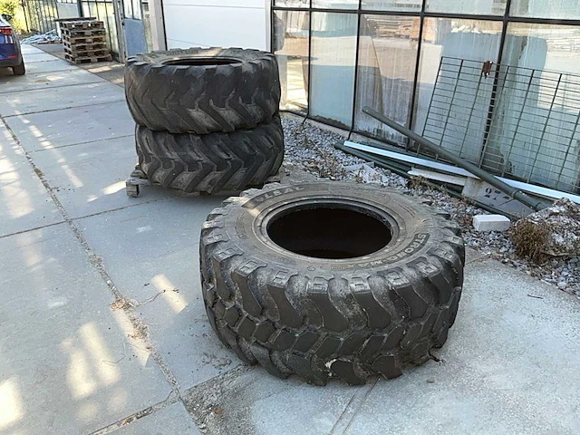 Michelin xmcl 460/70 r24 - leao 500/70 r24 - afbeelding 3 van  11