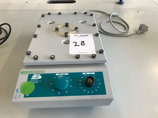 Microplaatschudder - afbeelding 1 van  4