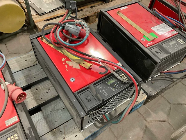 Micropower mtm 24/100 acculader - afbeelding 1 van  4