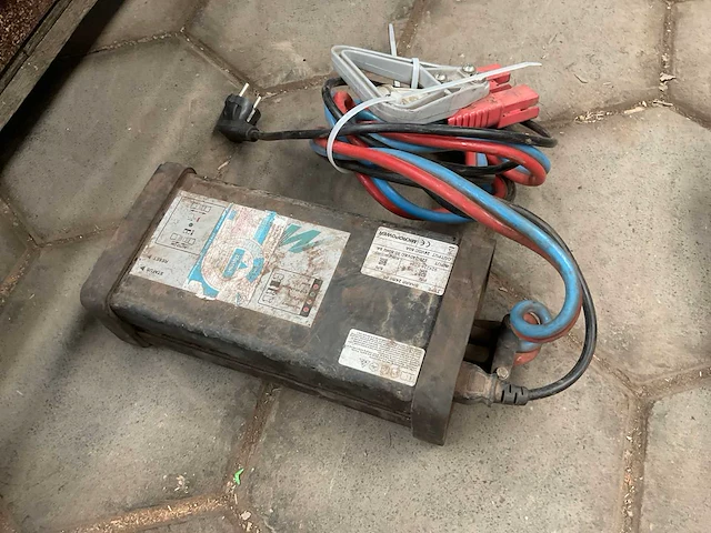 Micropower sharp 24/60 acculader - afbeelding 2 van  4