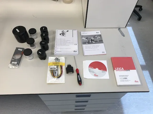 Microscope - afbeelding 2 van  16