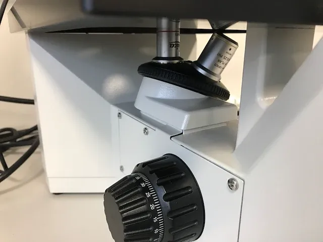 Microscope - afbeelding 13 van  16