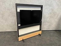 Microsoft - 55"interactieve touchscreen + vitra dancing wall - afbeelding 10 van  14
