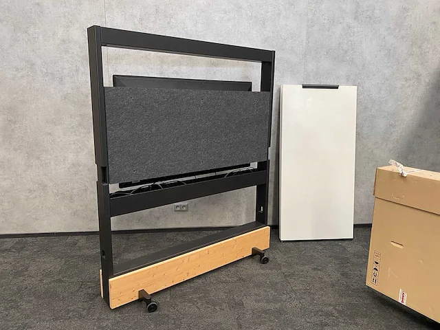 Microsoft - 55"interactieve touchscreen + vitra dancing wall - afbeelding 13 van  14