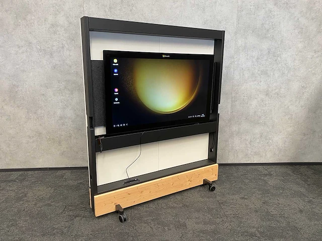 Microsoft - 55"interactieve touchscreen + vitra dancing wall - afbeelding 1 van  14