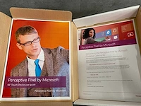 Microsoft - 55"interactieve touchscreen + vitra dancing wall - afbeelding 9 van  14