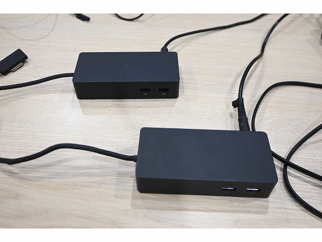 Microsoft 1661 docking station (2x) - afbeelding 1 van  2