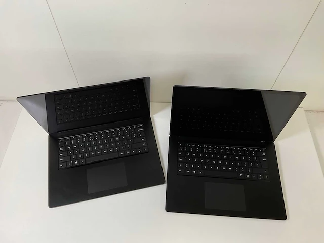 Microsoft corporation surface 3 15”, core(tm) i5 10th gen, 16 gb ram, 256 gb nvme touchscreen laptops (2x) - afbeelding 1 van  15