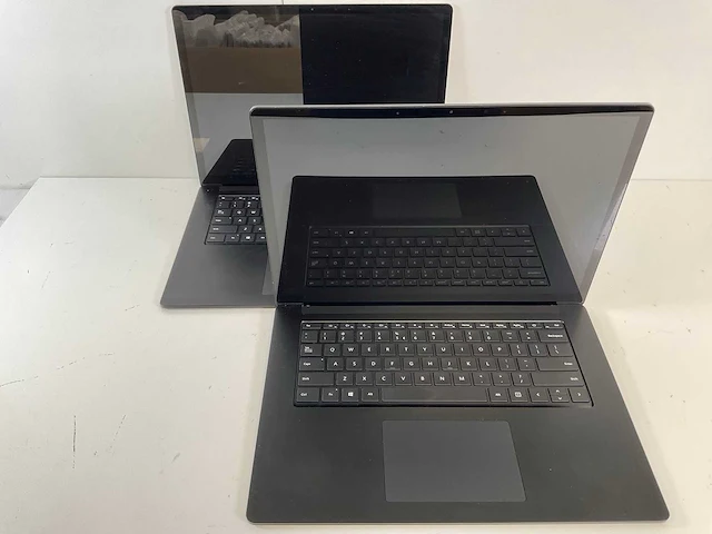 Microsoft surface 3 15”, core(tm) i5 10th gen, 16 gb ram, 256 gb nvme laptops (2x) - afbeelding 1 van  15