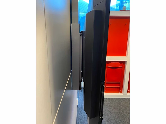 Microsoft surface hub 1597 - 55" interactieve touchscreen monitor met verstelbare muurbeugel - afbeelding 2 van  34