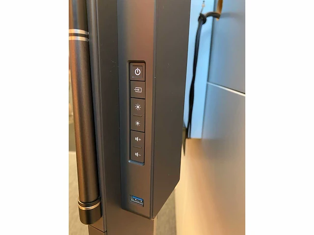 Microsoft surface hub 1597 - 55" interactieve touchscreen monitor met verstelbare muurbeugel - afbeelding 3 van  34