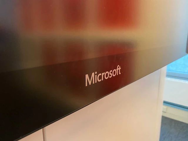 Microsoft surface hub 1597 - 55" interactieve touchscreen monitor met verstelbare muurbeugel - afbeelding 16 van  34