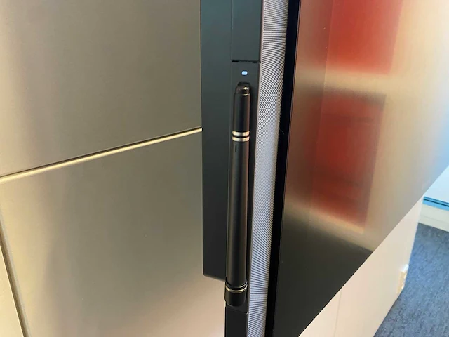 Microsoft surface hub 1597 - 55" interactieve touchscreen monitor met verstelbare muurbeugel - afbeelding 17 van  34