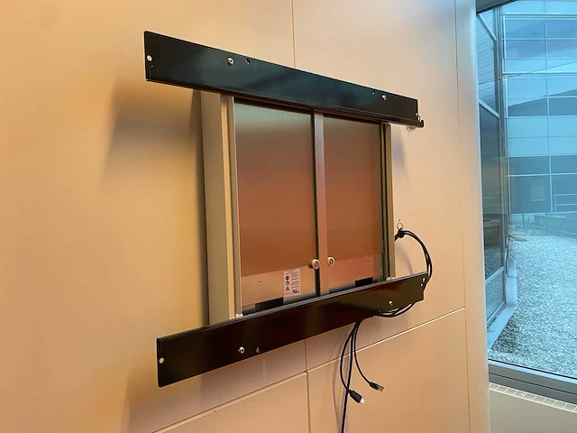 Microsoft surface hub 1597 - 55" interactieve touchscreen monitor met verstelbare muurbeugel - afbeelding 22 van  34