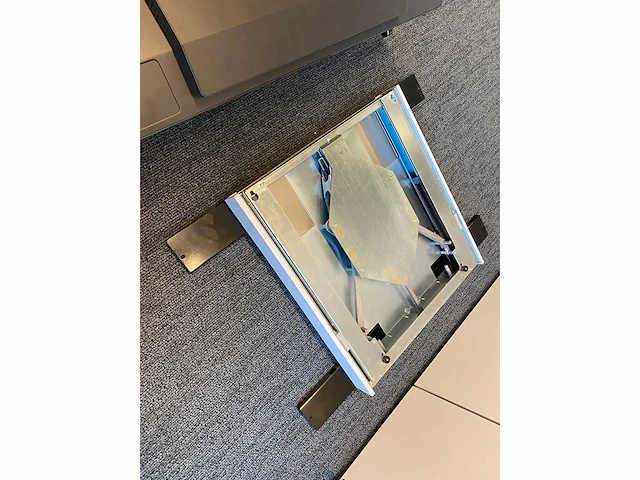 Microsoft surface hub 1597 - 55" interactieve touchscreen monitor met verstelbare muurbeugel - afbeelding 24 van  34