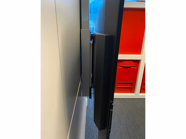 Microsoft surface hub 1597 - 55" interactieve touchscreen monitor met verstelbare muurbeugel - afbeelding 34 van  34