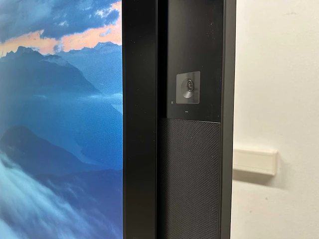 Microsoft surface hub v1 55" scherm inclusief transport koffer - afbeelding 8 van  11