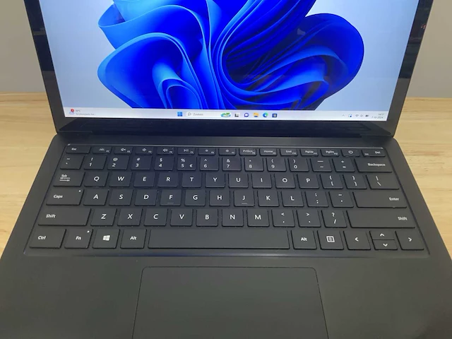 Microsoft surface laptop 4 (i5-gen10) laptop - afbeelding 2 van  6
