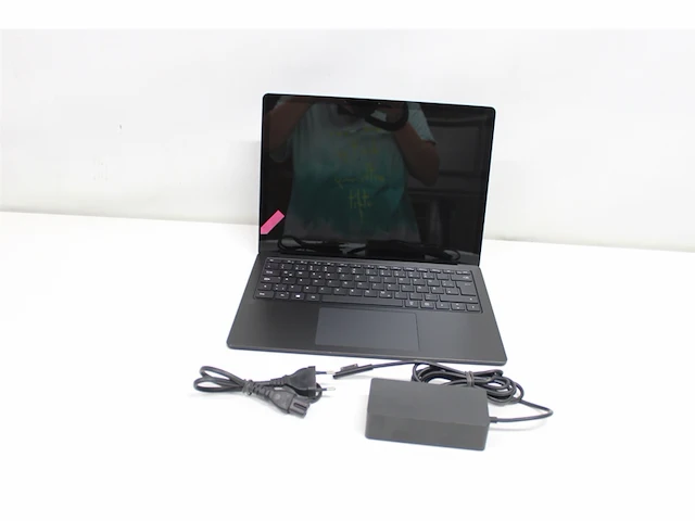 Microsoft surface laptop 4 intel coretm i5 i51135g7 13.5 touchscreen 8 gb lpddr4xsdram 512 gb ssd qwerty zwart - afbeelding 7 van  7