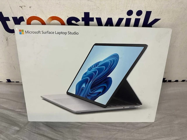Microsoft surface laptop studio - i5 - 16gb - 256gb ssd - platina grijs - afbeelding 2 van  2