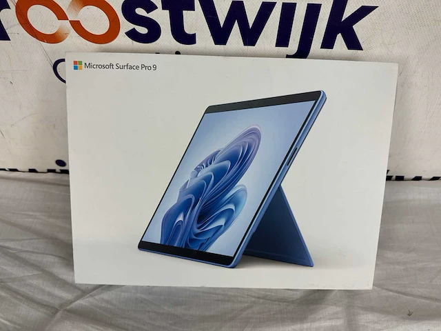Microsoft surface pro 9 - 2 in 1 - touchscreen - i5/8gb/256gb sapphire blauw - 13 inch - afbeelding 2 van  2