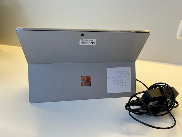 Microsoft surface pro6 a77 ej40. 8gb ram. 116 gb hd. intel core i5-8250u [email protected] z-1.80ghz. windows 10 hom... - afbeelding 2 van  2