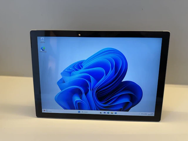 Microsoft surface pro7 model 1866. 8gb ram. 128 gb hd. intel core i5-1035g4 [email protected] z-1.50ghz. windows 10 ... - afbeelding 1 van  2