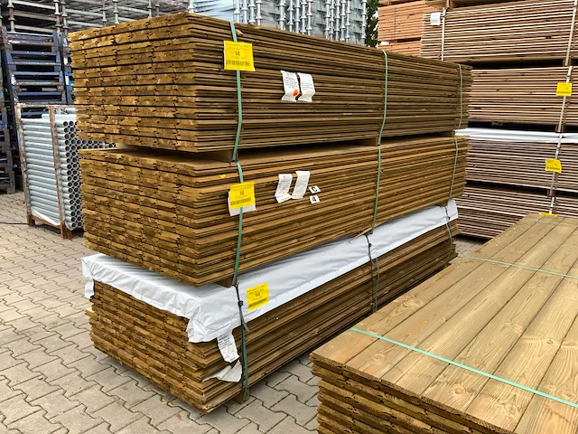 Midden europees grenen - overhangend rabatdeel 3000x145x18mm (168x) - afbeelding 7 van  8